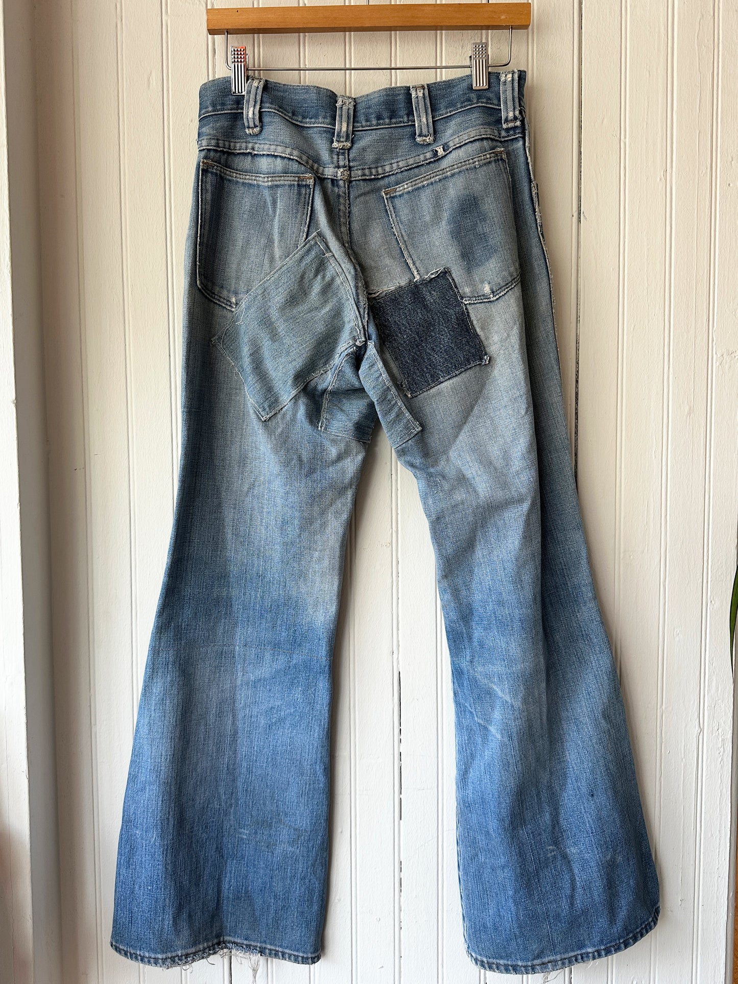 70’s Patched Sedge Field Flared Denim